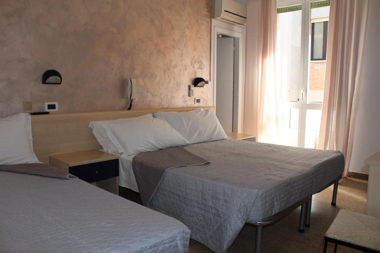 Hotel Mora Rimini Luaran gambar